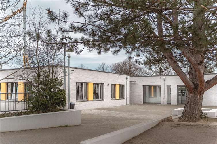 Mehr Raum für gemeinsames Lernen  Ansicht Gesamtschule nachher. Fotos: Beyss Architekten GmbH, Bonn
