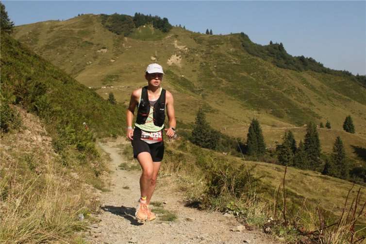 Sissy Schultz glänzt beim Allgäu Panorama Marathon Anspruchsvolle Marathonstrecke gemeistert: Platz drei in W30.