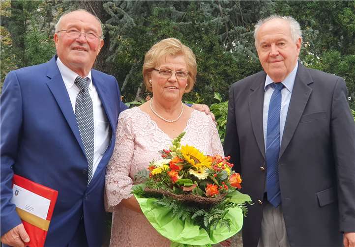 Ante und Marija Varvodic freuten sich über Besuch von Bernhard Wiemer. Foto: Stadt Bendorf am Rhein
