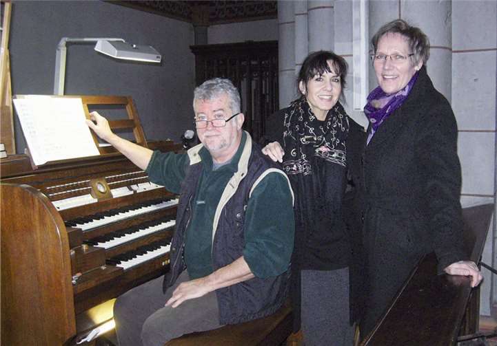 Antje Seibeld, Sopran, und Martina Griese, Alt, werden an der Orgel begleitet von Jochen Liefke. privat