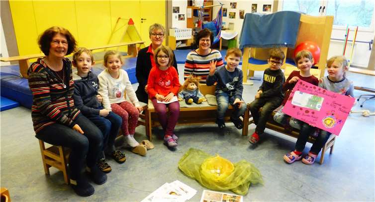 Antje Zimmer und Gaby Kramer erläuterten den Kindern des Kinderparlaments die Aufgaben des Bunten Kreises.Foto: privat