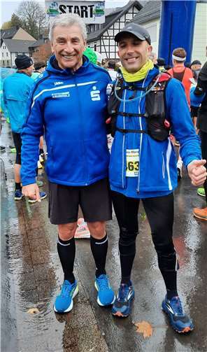 Antonio Blanco und Klaus Jahnz vor dem Marathonstart am Rursee.