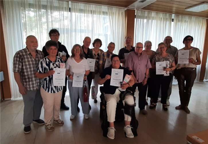 Anwesende Mitglieder wurden für langjährige Mitgliedschaft geehrt. Foto: privat