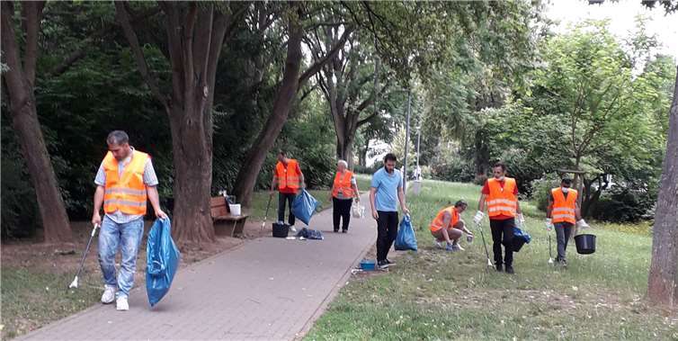 Anwohner hatten sich zusammengetan um die Umgebung von Müll zu säubern. Foto: privat