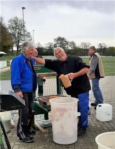 Apfelsaft herstellen macht Spaß.