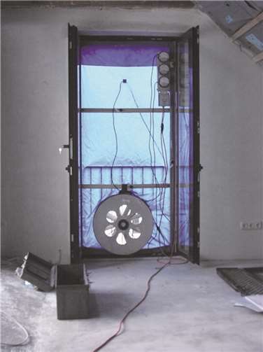 Apparatur zur Luftdichtheitsmessung. VZ RLP
