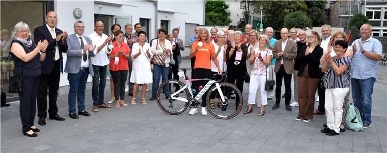 Applaus für Kerstin Brachtendorf schon vor der Halle in Ettringen.