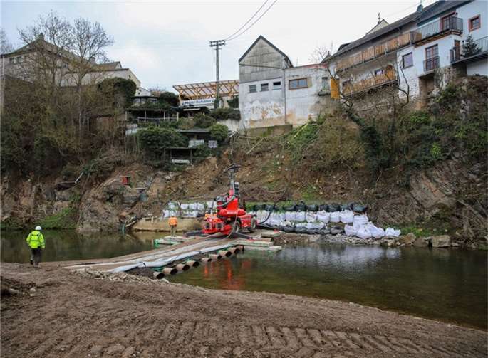 Arbeiten im Ahrtal.  Foto: © Landtag RLP