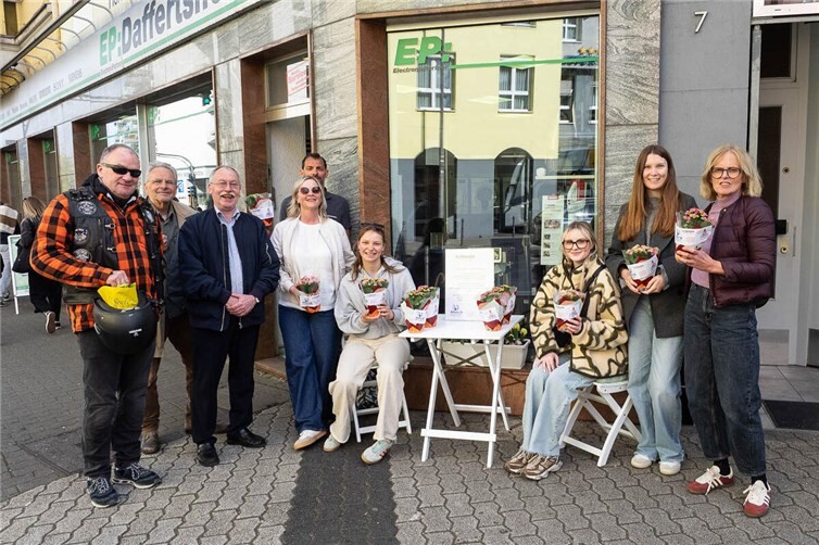 Arbeitskreis Altengraben mit Passanten im Altengraben