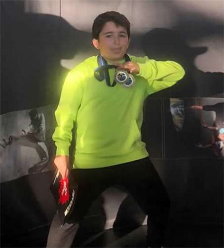 Arda Okuklu ist auch Meister in der Kategorie Solo Kids geworden.