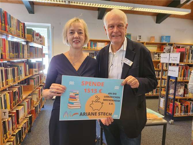 Ariane Stech und Christian Dürig, den 1. Vorsitzenden der „LeseZeichen e.V.“ Foto: privat