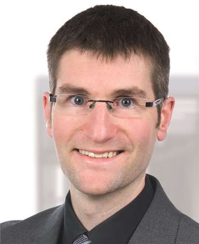 Armin Buchner entwickelt für die Kunden der VR-Bank Neuwied Linz eG eine ganzheitliche Finanz- und Vermögensstrategie. privat