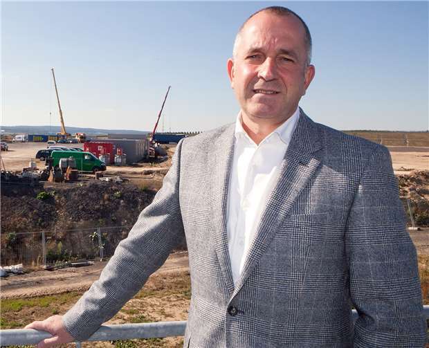 Arndt Rüsges hatte den Neubau der Haribo-Zentrale im Innovationspark Rheinland in der Grafschaft federführend verantwortet. In seiner neu geschaffenen Position als „Leiter Produktion International“ ist er auch für den Aufbau des ersten Werkes in den USA zuständig. JOST