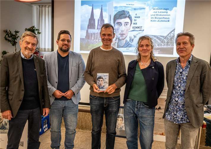 Lesung mit Ahrtaler Autor in Köln Arne Houben, Rhein-Mosel-Verlag, Patrick Mittler, Allgemeiner Bürgerverein Köln-Zollstock, Joachim Heyna, Autor, Gabi Klein, Kölner Freiwilligen Agentur, Claus-Ulrich Prölß, Kölner Flüchtlingsrat. Foto: privat