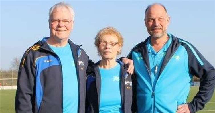 Arnold Hahn gratulierte den neuen Ehrenmitgliedern Hans und Rosi Schmalebach recht herzlich im Namen des gesamten Lauftreffs.