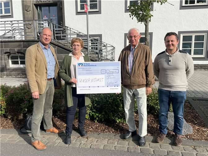 Arnold Hoffmann, Manuela Weinand, Hermann-Josef Romes und Marcel Weber.  Foto: Stadt Adenau/Verena Krämer
