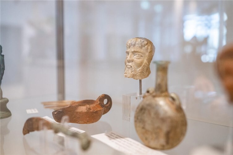 Dauerausstellung zur römischen Töpferei in Weißenthurm im Frames Hotel eröffnet