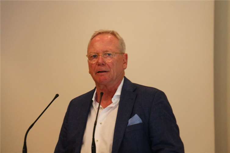 Artur Wierschem, Vorsitzender des Meisterprüfungsausschusses für das Dachdeckerhandwerk. DDH