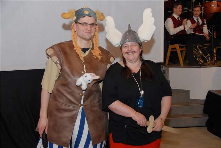 Asterix und Obelix alias Anke Marmé und Julian Kettemer trugen wesentlich zum Wiederfinden des verschwundenen Zirkels bei.