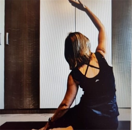 Astrid Knieps beim Online Pilates Kurs. Foto: privat