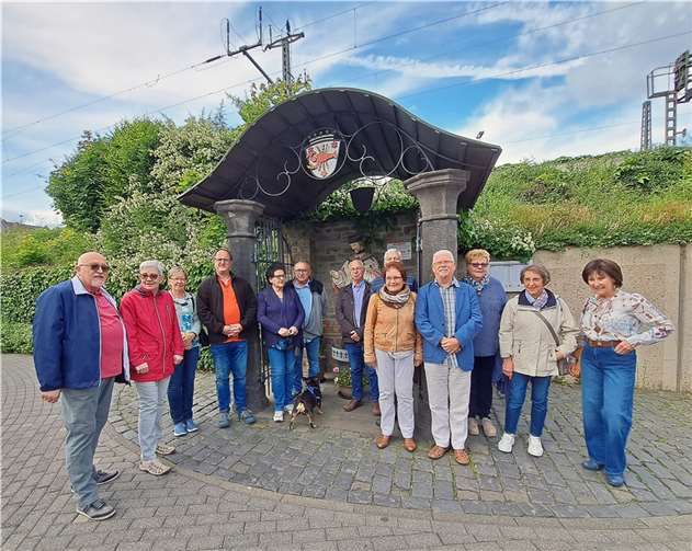 Auch 2023, nach langer Coronazeit, wurde vor der Nepomuk Kapelle an den Namenstag des Märtyrers Johannes Nepomuk gedacht. Foto: privat