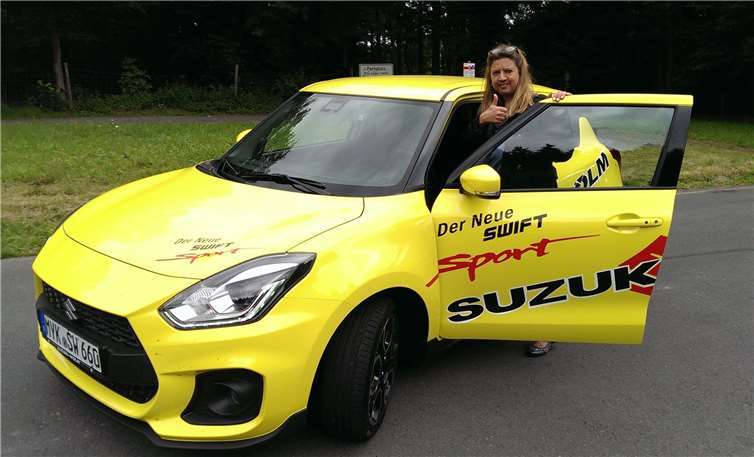Auch „BLICK aktuell“-Redaktionsleiterin Ute Weiner-Mertz ließ es sich am Samstag nicht nehmen, den neuen „Suzuki Swift Sport“ auf einer Probefahrt zu testen und war begeistert, denn maximaler Fahrspaß war absolut garantiert.