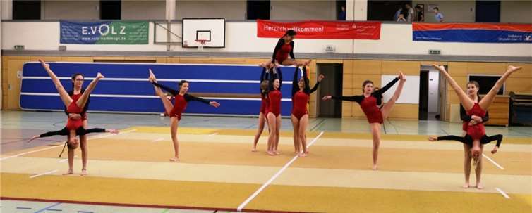 Auch Bodenturnen wurde vorgeführt.