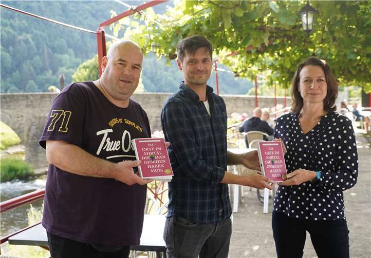 Auch Cornelia Weigand, Bürgermeisterin der Verbandsgemeinde Altenahr kam gerne zur Vorstellung der „111er“.