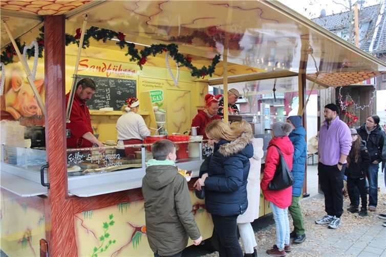 Auch Deftiges aus Grill und Fritteuse durfte nicht fehlen.