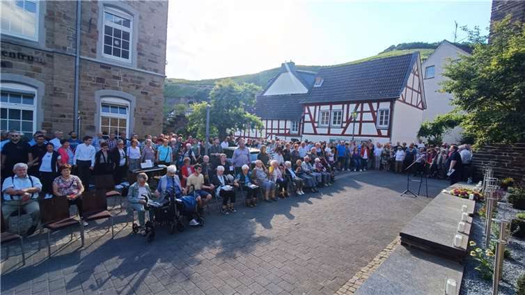 Auch Dernau gedachte den Opfern der Flut. Foto:DU