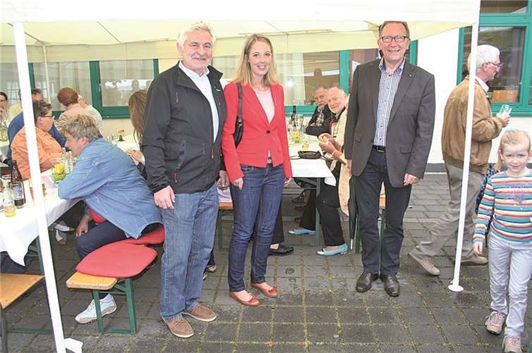 Auch Erwin Rüddel, MdB, und Ellen Demuth, MdL, besuchten den Familientag. privat