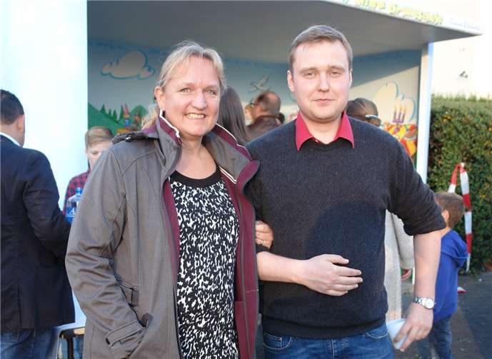 Auch Fördervereins-Kassiererin Kirstin Brockhagen und Initiator Thomas Napp können auf die Aktion stolz sein.