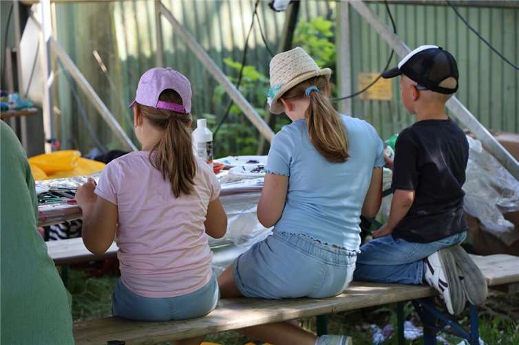 Auch Friedensteine bemalen machte viel Spaß.