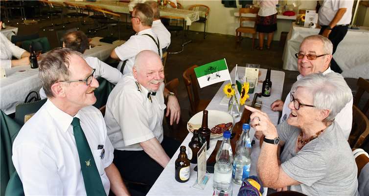 Auch Geselligkeit wird großgeschrieben, wenn die Sankt Sebastianer zu ihrem Schützenfest einladen. Foto: RASCH