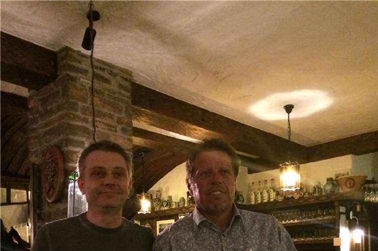 Auch Hubertus Günther erhielt eine Urkunde und die silberne Ehrennadel.