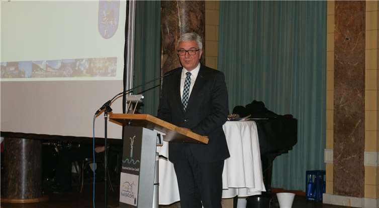 Auch Innenminister Lewentz ließ es sich trotz weiterer Termine nicht nehmen, zum Bad Emser Neujahrsempfang zu kommen.