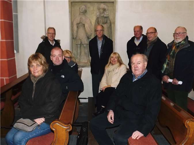 Auch Josef Dötsch (MdL) und Bürgermeister Michael Kessler zeigten sich beeindruckt von den umfangreichen Sanierungsarbeiten an der Abteikirche.