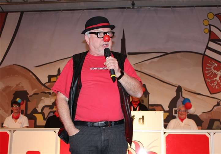 Auch Karnevalslegende Willibert Pauels alias „Ne bergische Jung“ machte den KFD-Frauen seine Aufwartung.