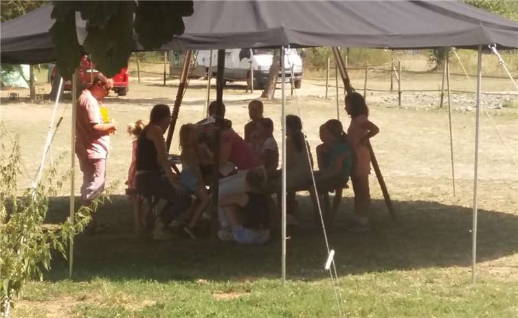 Auch Kinderschminken stand beim Zeltlager auf dem Programm.