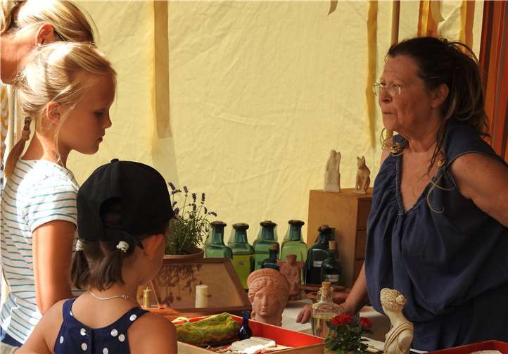 Auch Kosmetik spielte damals eine wichtige Rolle.