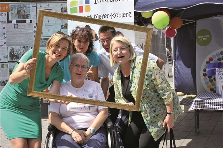 Auch Landes- und Fraktionsvorsitzende Julia Klöckner Julia Klöckner interessiert sich für Inklusion.