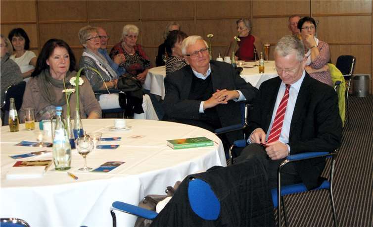 Auch Landrat Frank Puchtler und der ehemalige DFB-Präsident, Dr. Theo Zwanziger, machten die literarisch-musikalische Matinee zu einer sehr gelungenen Veranstaltung.privat