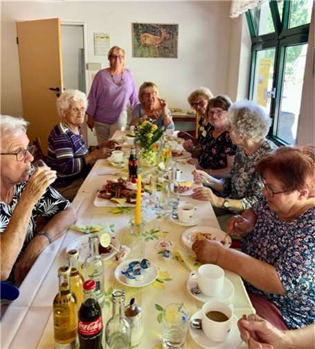 Auch Männer ab 60 sind im Kreis der ehrenamtlichen Riedener Seniorenbetreuung gerne gesehen.