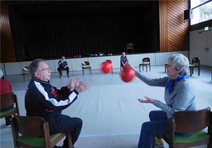 Auch Männer waren bei der letzten Bewegungsstunde vertreten. Foto: privat