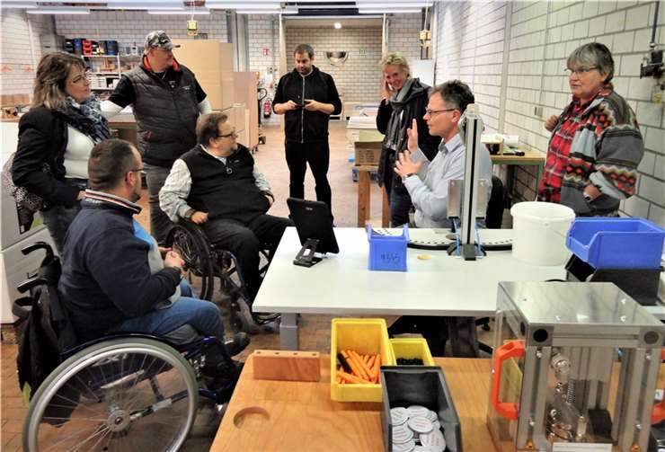 Auch Menschen mit Behinderungen sollen weiterhin bei den Aktivitäten für soziale Gerechtigkeit im Westerwald nicht zu kurz kommen – hier bei einem Besuch der Zweigstelle Rotenhain der Caritaswerkstätten mit dem Landesbehindertenbeauftragten Matthias Rösch. Quelle: Forum Soziale Gerechtigkeit