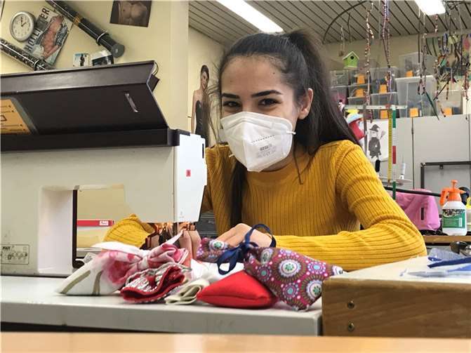 Auch Nähen wurde beim Tag der offenen Tür präsentiert.