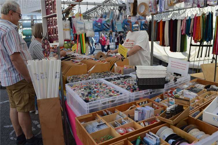 Auch Nähzubehör durfte natürlich nicht fehlen.