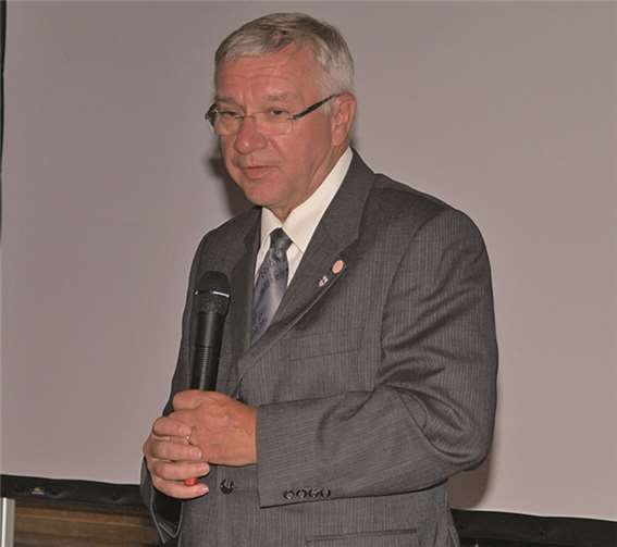 Auch Oberbürgermeister Joachim Hofmann-Göttig zeigte sich stolz auf die Schüler, denn ihr Engagement war ausgezeichnet.