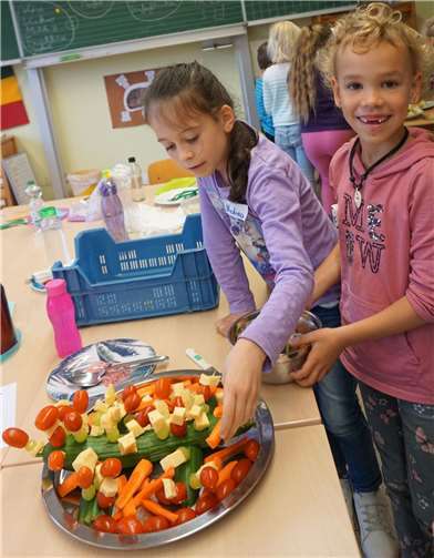 Auch Obstspieße und ein Gurkenkrokodil wurden hergestellt.