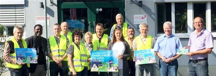 Auch Paul Ngahan (2. v. l.) von der Energieagentur Rheinland-Pfalz und Landrat Frank Puchtler (2. v. r.) nahmen an der Betriebsbesichtigung im Abfallwirtschaftszentrum Rhein-Lahn teil. Rhein-Lahn-Kreis